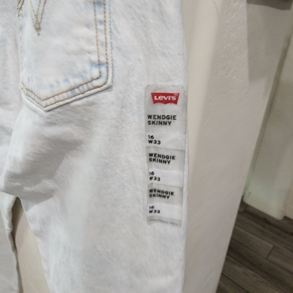 💜 🆕️ Levi's Wedgie Skinny Light Wash High Rise Jeans - Picture 3 of 9